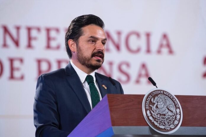Zoé Robledo, ‘inamovible’ del IMSS
