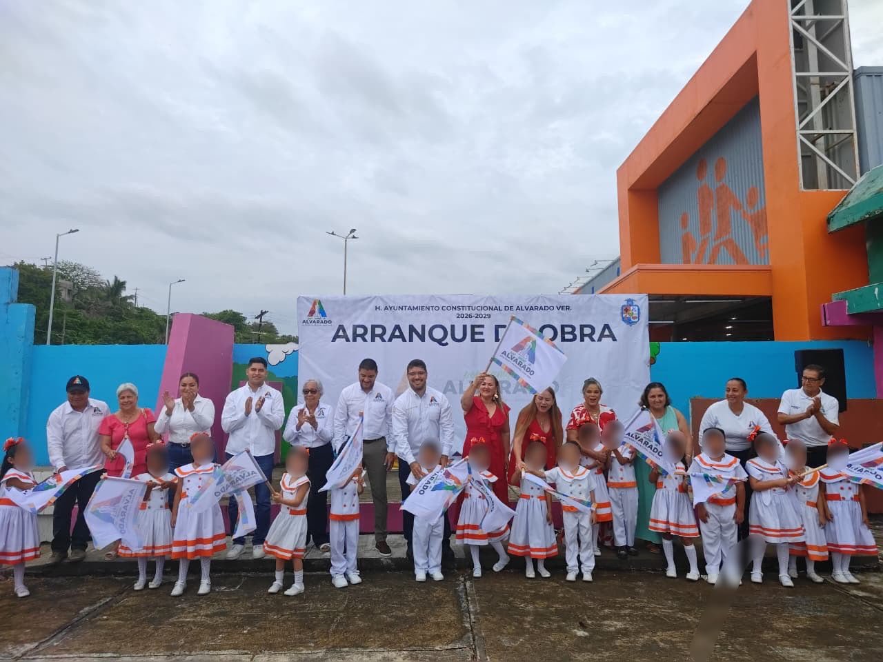 Inicia Ayuntamiento de Alvarado construcción de techumbre y piso en el Jardín de Niños “Octavio Ochoa Ochoa”