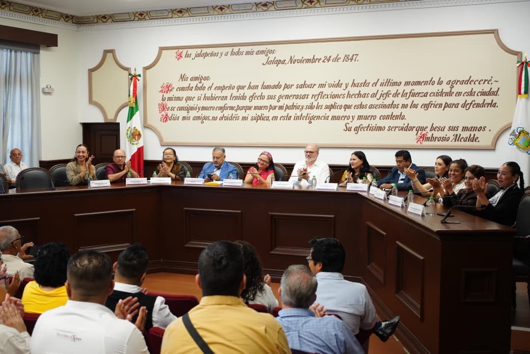 Refrenda Ayuntamiento de Xalapa la hermandad con el pueblo de Cuba