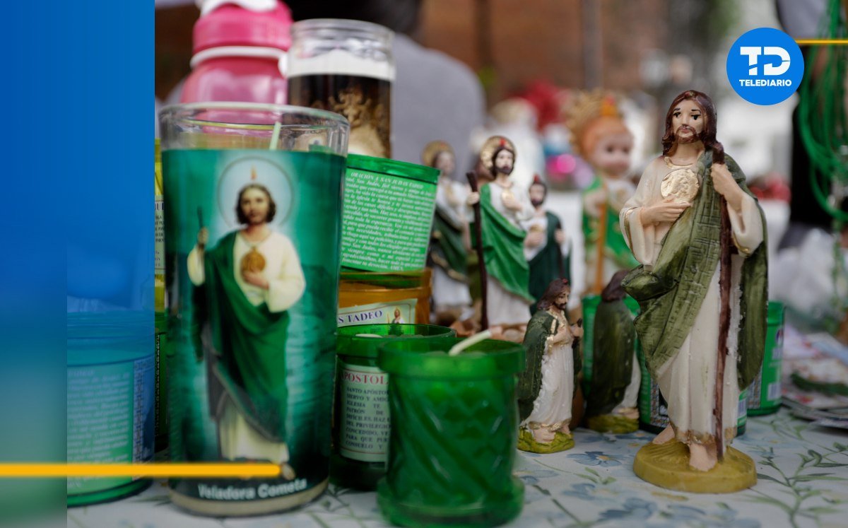 Con veladoras e imagen de San Judas Tadeo, piden localización de reportera Roxana