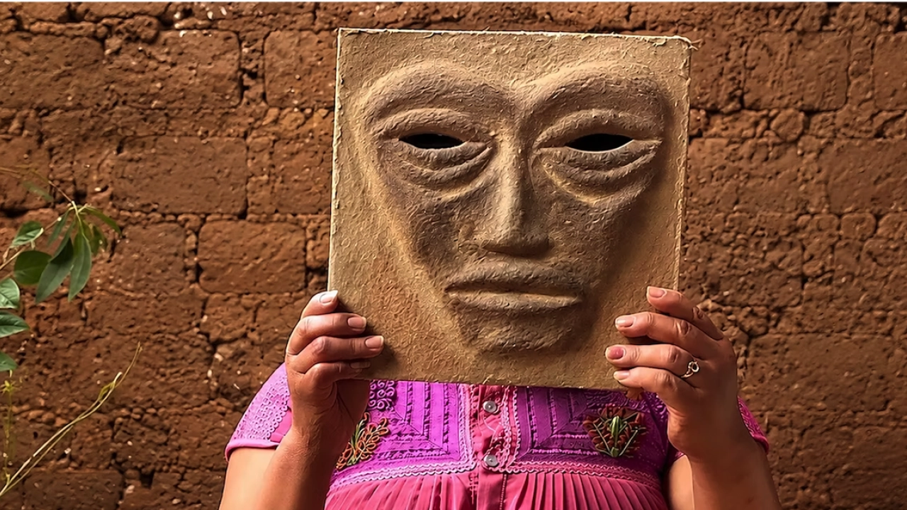 ¿Puede existir hoy un códice maya? El taller indígena que reinventa el libro en plena era digital