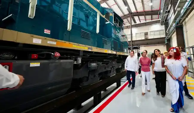 Presidenta Claudia Sheinbaum anuncia llegada de las primeras 12 locomotoras del Tren Maya de carga; se inaugura en 2027